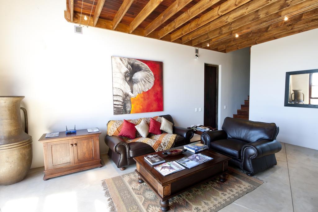 Tamodi Lodge Plettenbergbaai Buitenkant foto