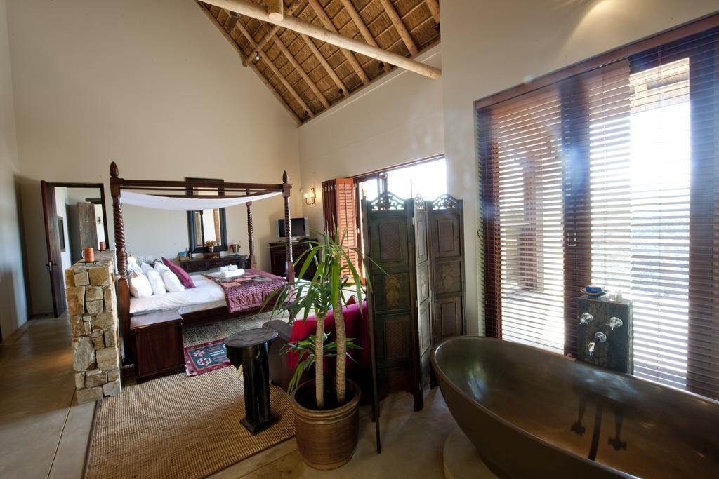 Tamodi Lodge Plettenbergbaai Kamer foto