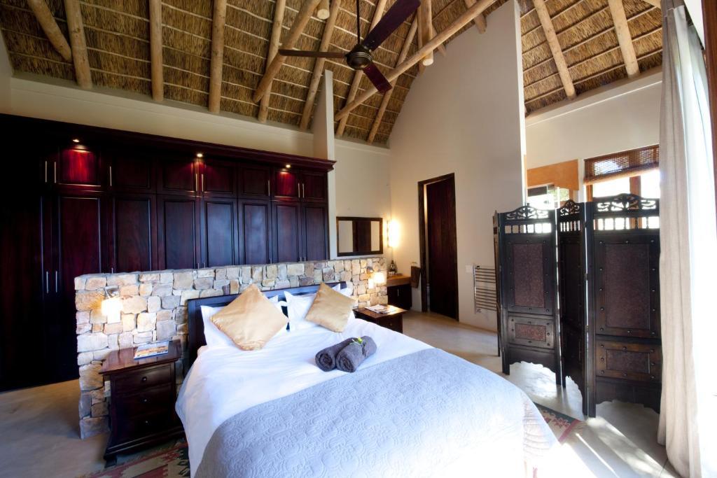 Tamodi Lodge Plettenbergbaai Kamer foto